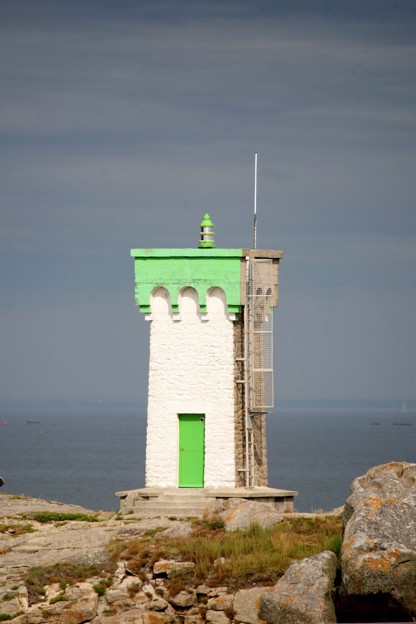 France, Bretagne, Finistere Sud, Cornouaille, pointe de trevignon, phare, ciel tres menacant,