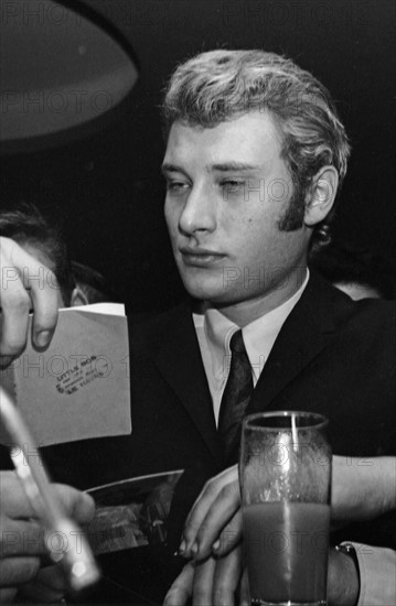 Johnny Hallyday, 1964