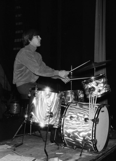 Dennis Wilson, 1964