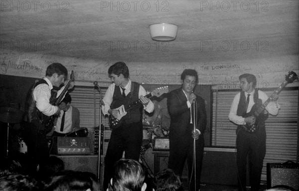 Groupe de rock au Golf-Drouot, 1964