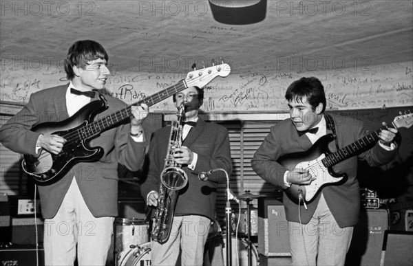 Rock band performing at the Golf-Drouot, 1964