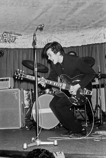 Groupe de rock au Golf-Drouot, 1964