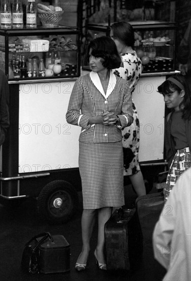 Nathalie Baye on the set of the film 'La Baule-les Pins'