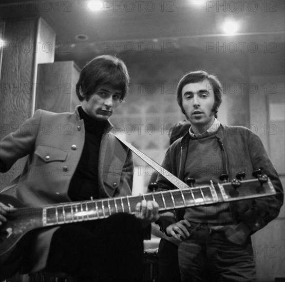 Les Problèmes during a recording session, 1967