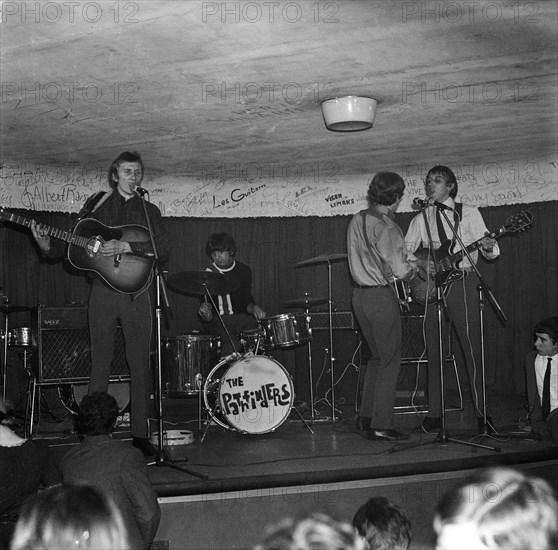 Rock band performing at the Golf-Drouot, 1964