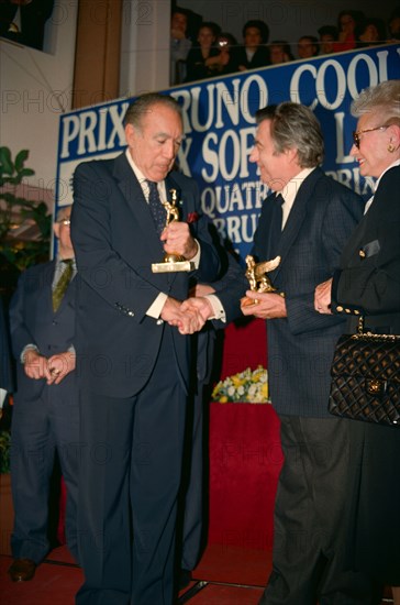 Anthony Quinn, François Périer et Paulette Coquatrix