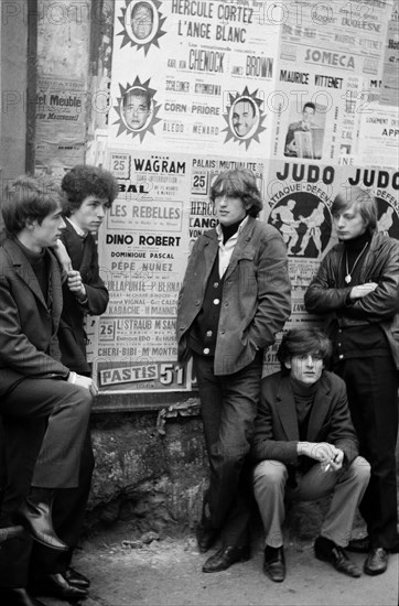 Le groupe de rock Les Tarés, 1964