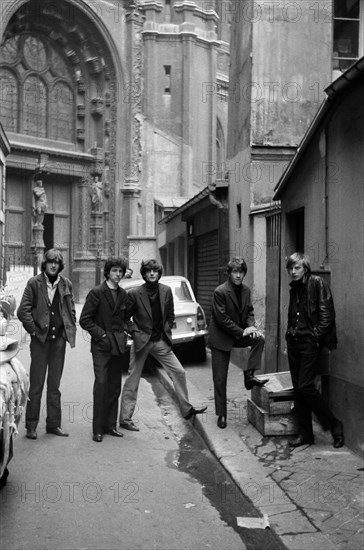 Le groupe de rock Les Tarés, 1964