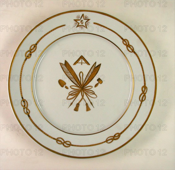 Assiette en porcelaine.