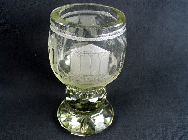 Verre germanique type « kanon »