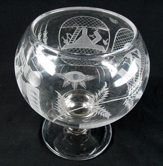 Punch bowl scandinave en verre à décors maçonniques