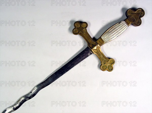 Epée flamboyante de vénérable en acier trempé