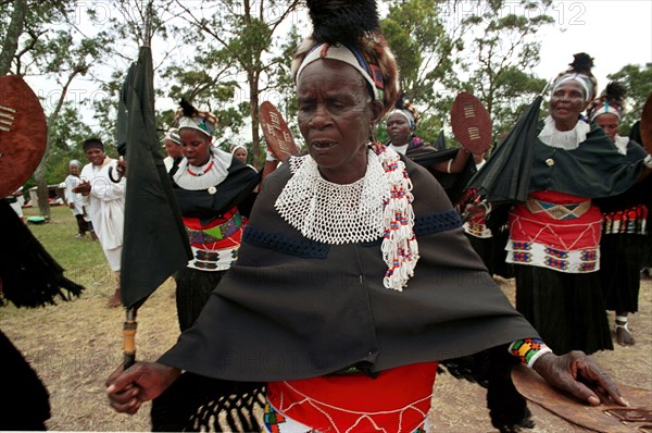 Gingindlovu, KwaZulu-Natal, South Africa, 12/2003
shembe church, celebration, festival, religion, shembe culture, traditions, umbrella, umbrellas, zulu women, african religion