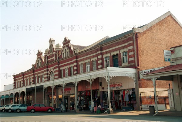 6/2002 Pietermaritzburg, KwaZulu-Natal, South Africa

streets, cars, car parking, city, towns, town