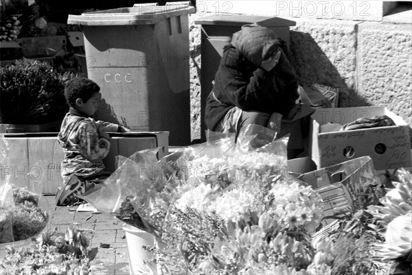 1997 Cape Town, South Africa
woman, children, women, flowers