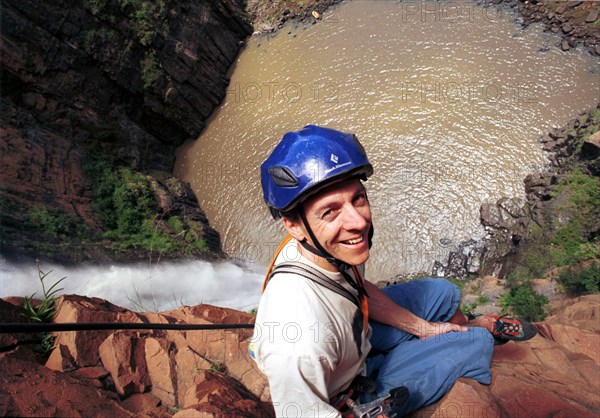 1/2004 Howick, KZN, South Africa

mountaneering, rocks, waterfalls, water, rocks, climb, cliffs, cliff, waterfall