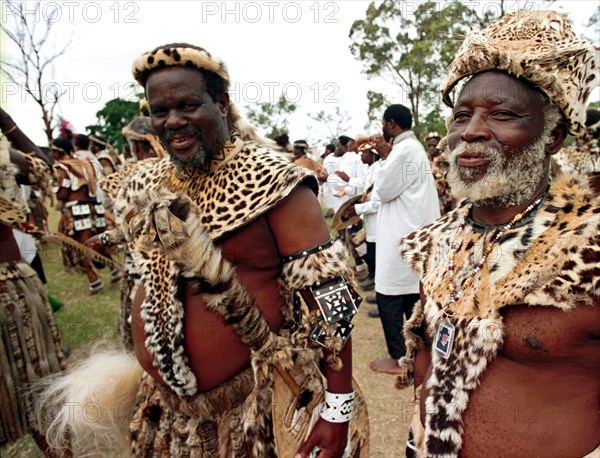 Gingindlovu, KwaZulu-Natal, South Africa 12/2003
shembe men, religion, religious, shembe church, traditions, zulu men, zulu traditional clothing, zulu traditional clothes