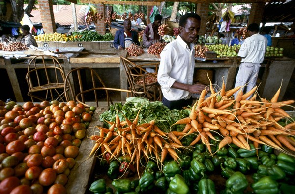 VEGETABLE STALL IN MARKET, MALAWI