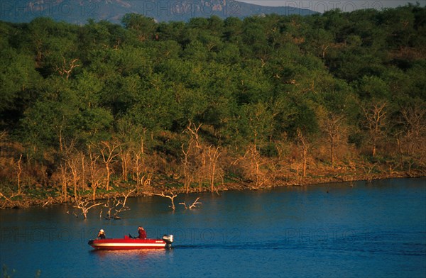 fishing on Pongolapoort Dam