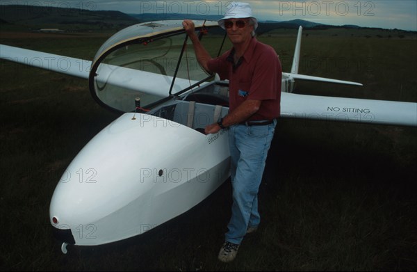 Fred Bebington with the ASK13 glider