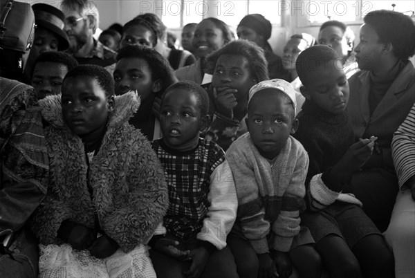 Celebration service for the opening of a new church in Hopewell, Pietermaritzburg, South Africa
9/1999
african, christianity, christians, christian, churches, services, religion, child, zulu, multiracial