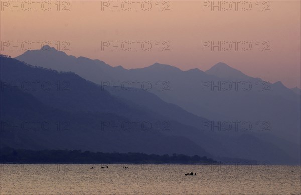 Sunrise. Livingstone Mountains