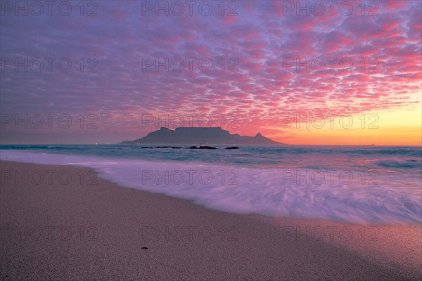 TABLE MOUNTAIN AT SUNSET