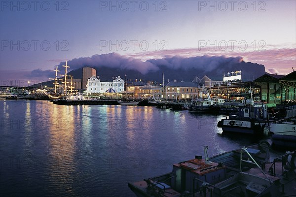 V&A WATERFRONT AT NIGHT