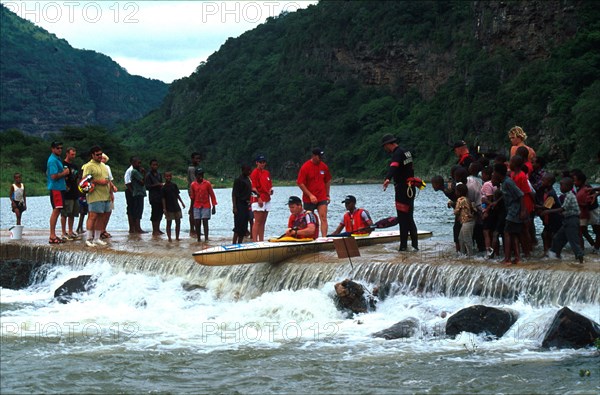 Doctor Khumalo and Oscar Chalupsky, 1999 Dusi Canoe Marathon