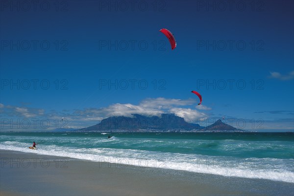 KITE SURFERS ,TABLE MOUNTAIN