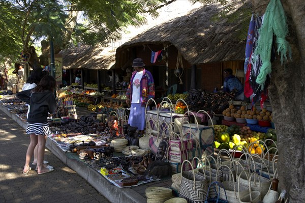 De la Harpe, Marché d'artisanat à l'estuaire de Sainte Lucie