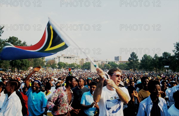 Rassemblements lors du discours inaugural de Nelson Mandela à Prétoria en mai 1994