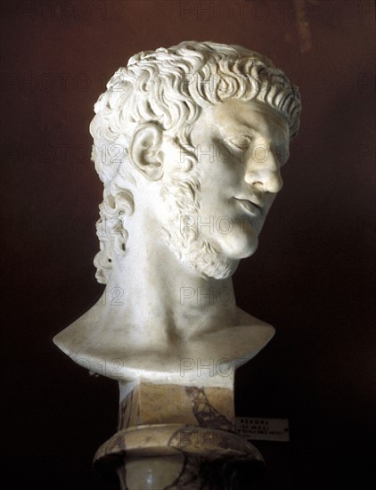 Buste en marbre de Néron (37-68) empereur romain