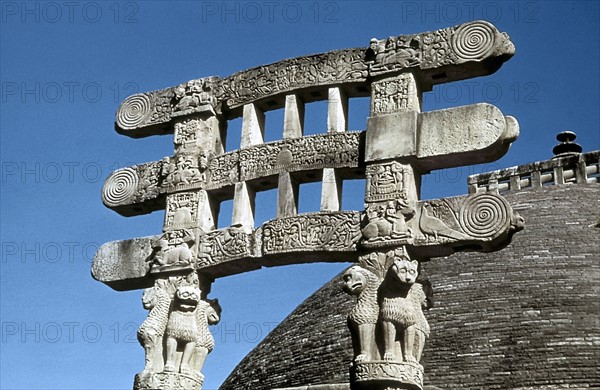 Inde - Sanchi. Torana d'un grand stupa