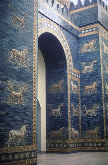 Ishtar Gate through which ran processional road