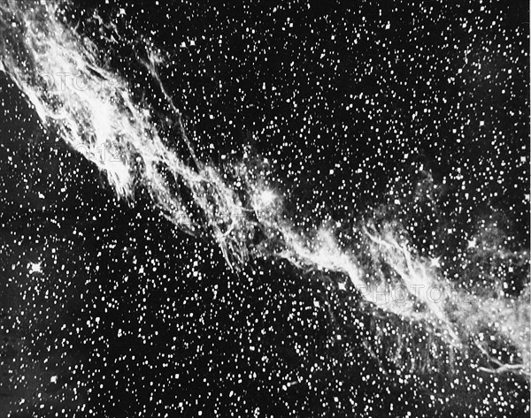 Nébuleuse de structure filamenteuse (NGC 9662) photographiée vers 1908