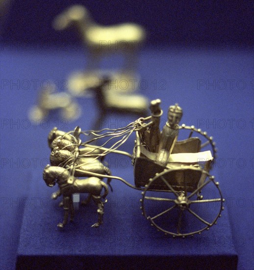 Gold Model Chariot