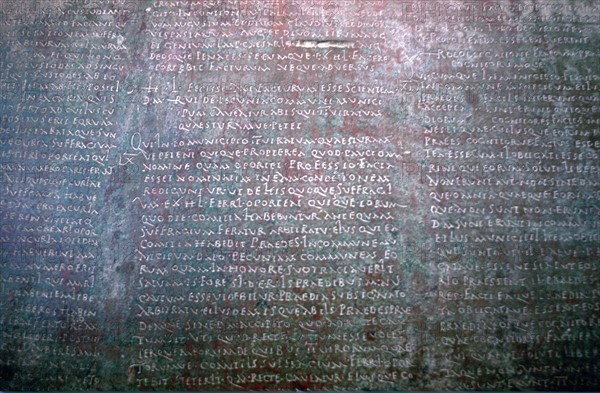 Inscription en latin sur une pierre trouvée en Espagne