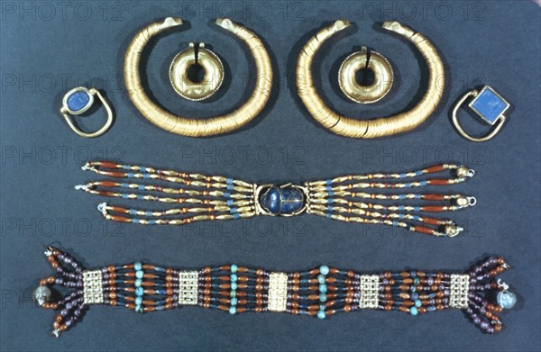 Ancient Egyptian jewellery