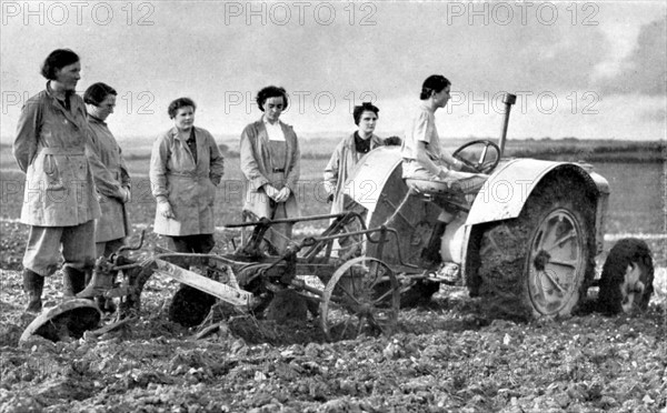 British girls of the Women's Land Army