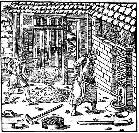 Extraction et concassage de minerai à l'aide d'une roue hydraulique, vers 1556