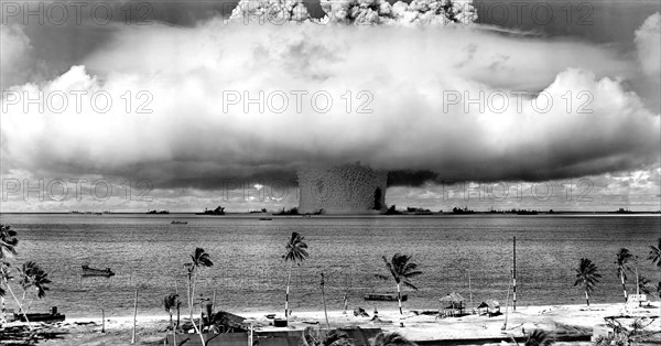 United States detonating an atomic bomb