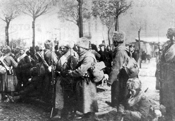 Siberian infantry in fur hats and coats and carrying field kit