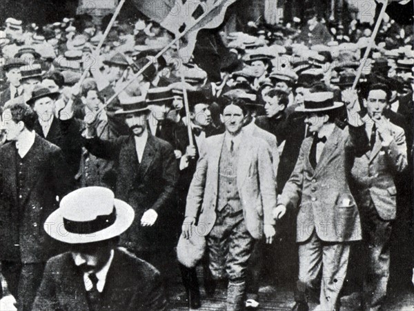 Frenchmen marching through Paris