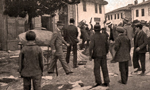 The younger generation's enthusiastic reception in Berlin of the news of war