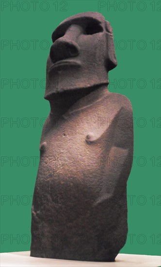 Basalt statue known as Hoa Hakananai's