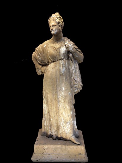 Terracotta statuette of a woman