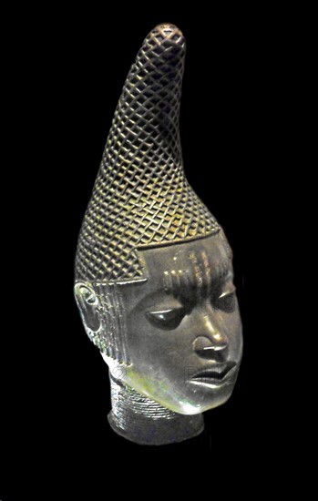 Commemorative head of a Queen Mother