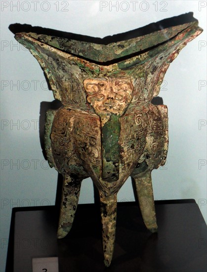 Bronze cooking vessel