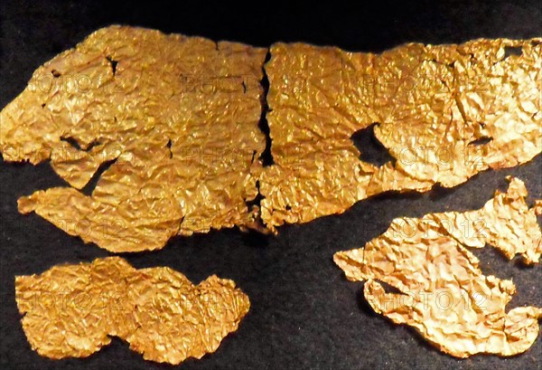 Foil fragments